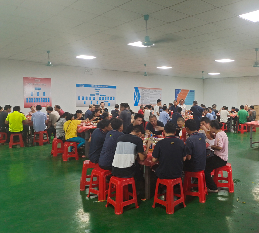 廣州91亚洲欧美辦公（gōng）家具有限公（gōng）司-中秋聚餐.jpg
